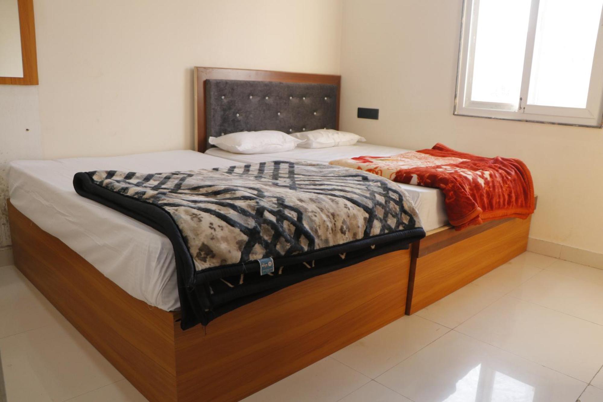 Dolphin Guest House Матура Екстериор снимка